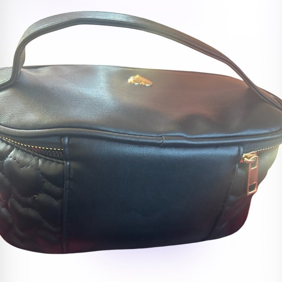 Black Quilted Heart vanity Bag - Picture 5 of 5